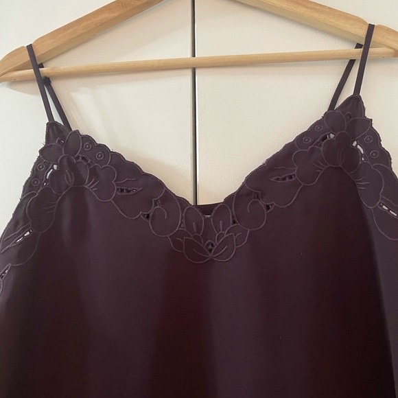 *ARITZIA* Babaton cami/ tank top in dark purple with flower cutout in size XS - Picture 3 of 6